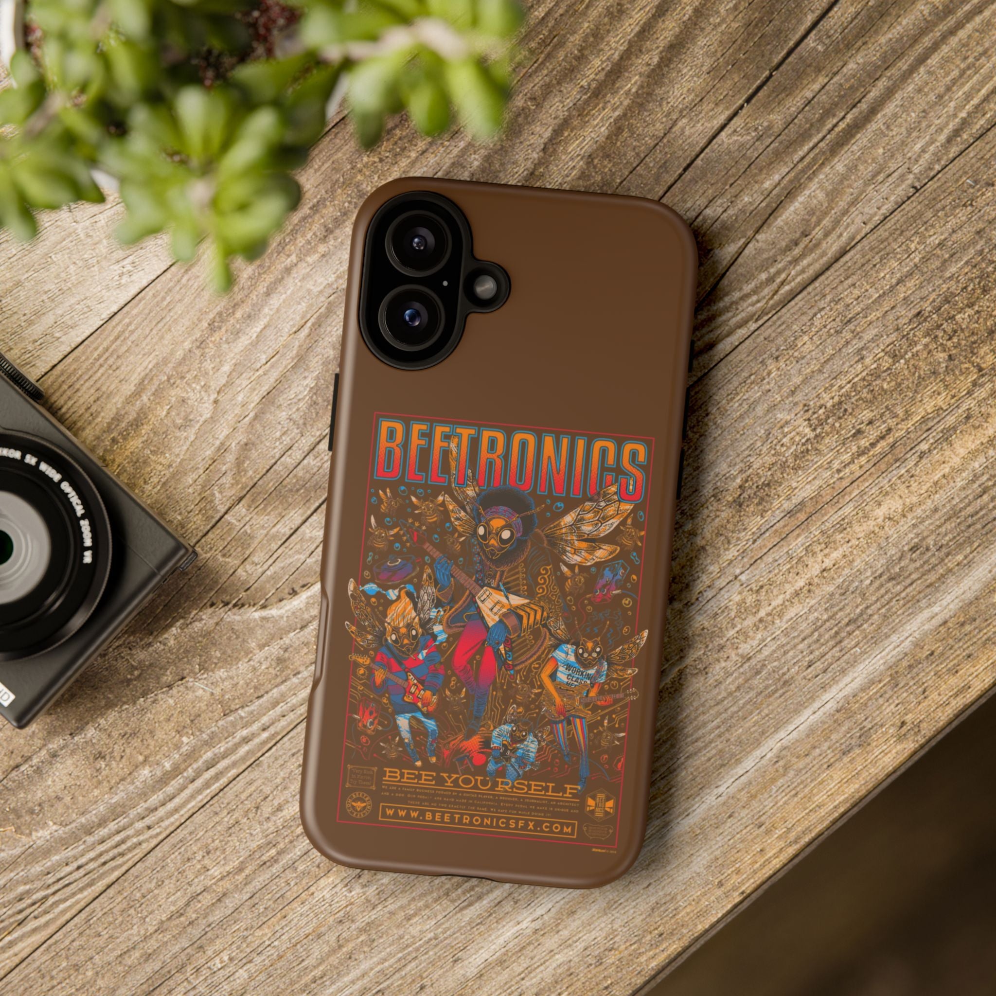 BeeTronics Rock Band – Psychedelic Bee Guitarist iPhone Case