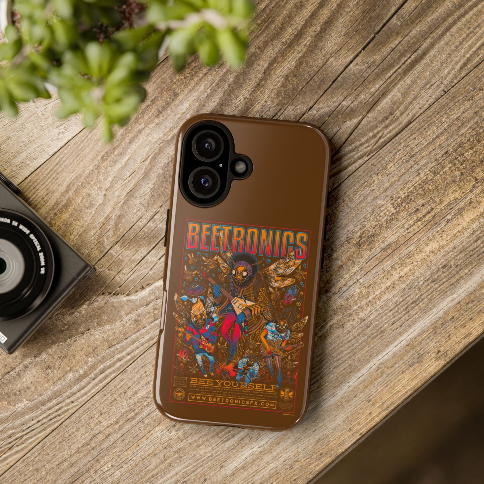 BeeTronics Rock Band – Psychedelic Bee Guitarist iPhone Case