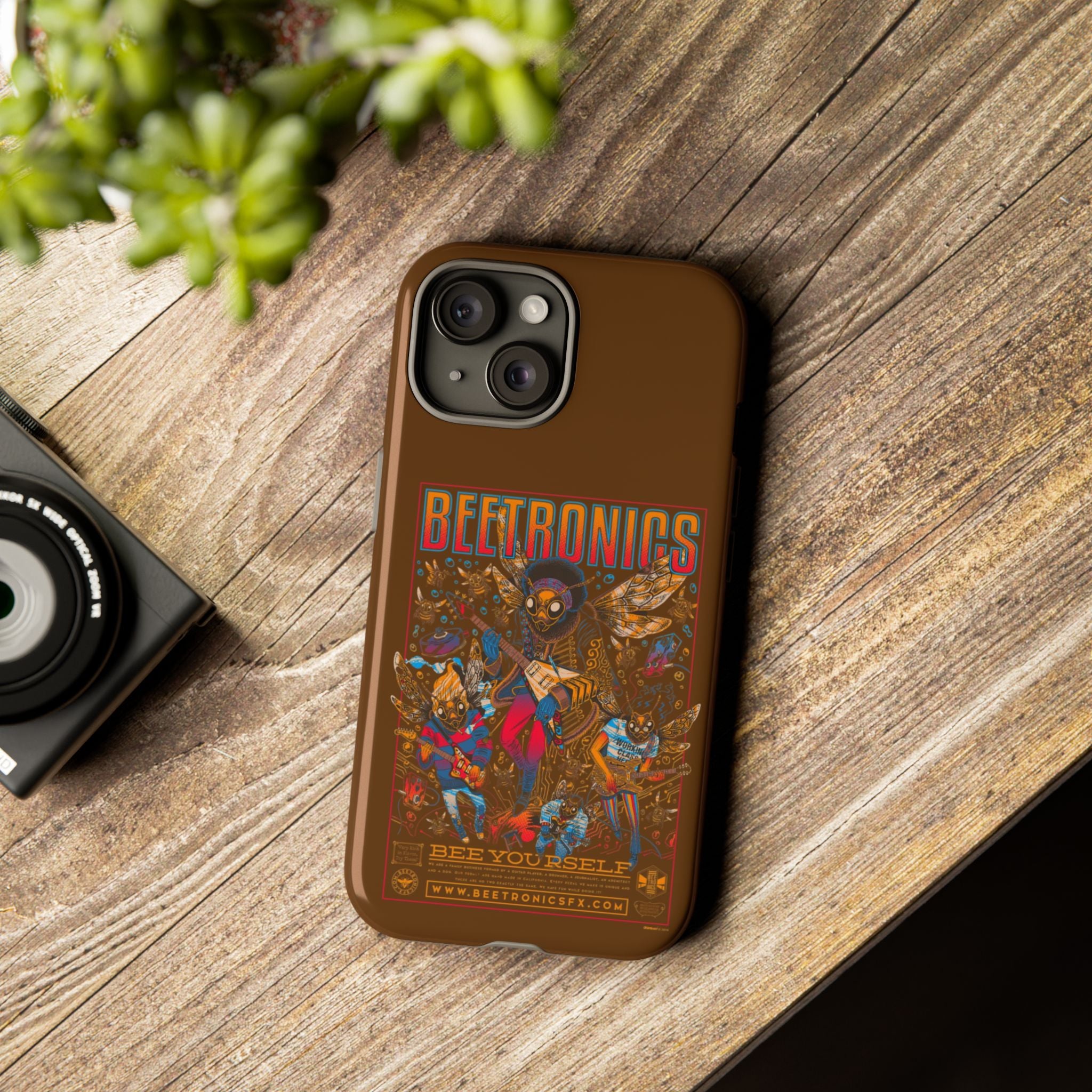 BeeTronics Rock Band – Psychedelic Bee Guitarist iPhone Case