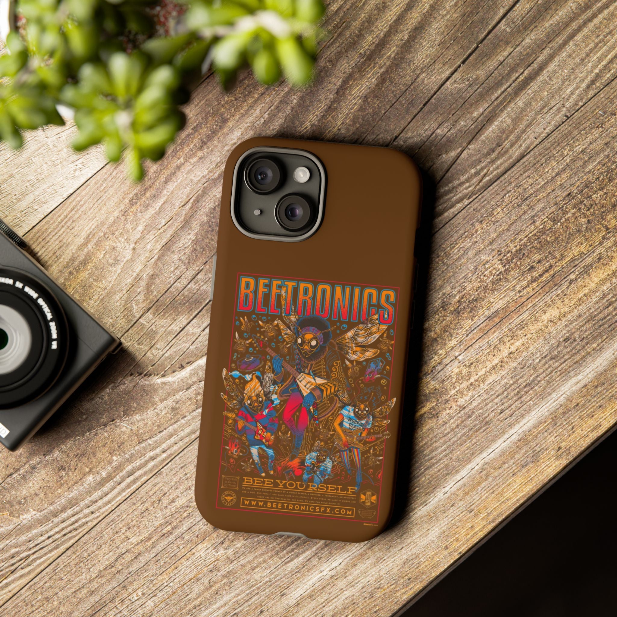 BeeTronics Rock Band – Psychedelic Bee Guitarist iPhone Case