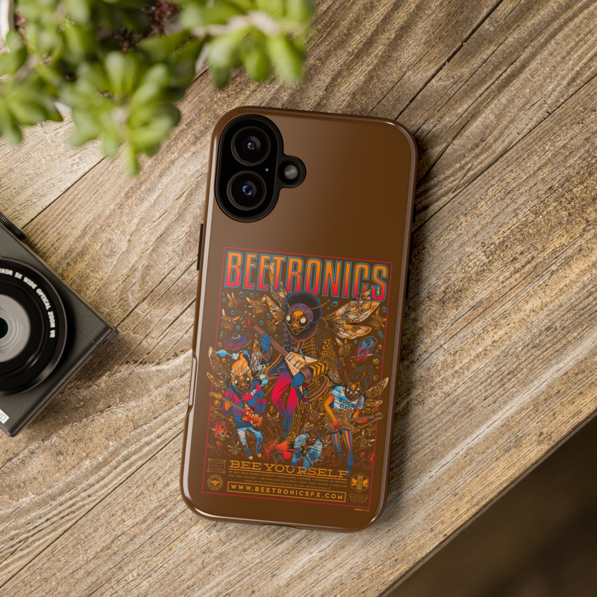 BeeTronics Rock Band – Psychedelic Bee Guitarist iPhone Case